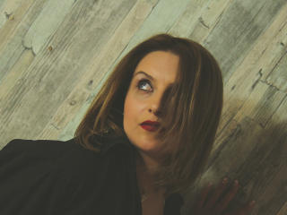 LuciaLue - Cam intime avec cette Superbe demoiselle sexy musclée  