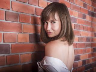 BellaBom - Cam hot with a brown hair Young and sexy lady 