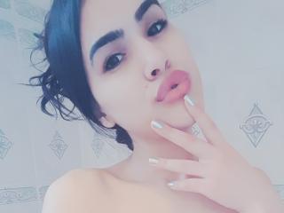 JessieDebra - online chat sex with this Hot chicks with regular tits 
