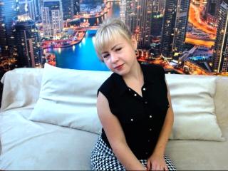MolliRose - Live cam sex with this being from Europe Sexy babes 