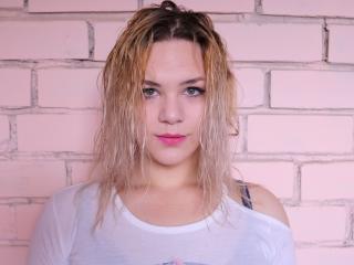 FruttyJuice - Chat sex with a sandy hair Young lady 