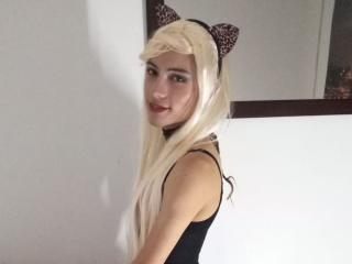 AngelBood - Webcam live hard avec cette Transsexuel de type latino sur la plateforme XLovetrans.com 