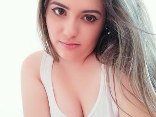 ReneBriliante - Show live sex avec une Incroyable jeune jeune camgirl blanche sur le site Xlove 