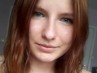 SteffiRosse - Chat live xXx with this redhead 18+ teen woman 