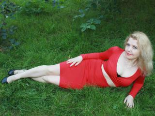 AmeliaBlanc - Web cam hard with this standard breast Hot chick 