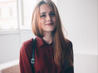 LeahKiss - Webcam xXx with a White Young and sexy lady 
