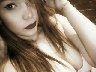 AngelineSweetLove - Live chat hot with a blond Sexy babes 