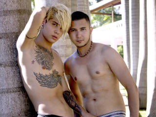 ValentinXSanders - Web cam hard with this latin american Gay couple 