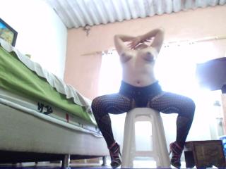 SexyVeruskaDivine - Webcam live hard with a shaved intimate parts Hot babe 