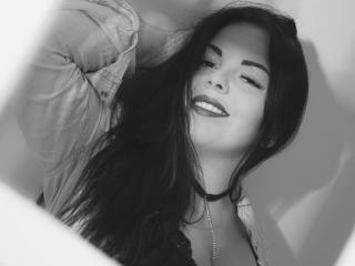 SonyaXFlirt - Webcam live exciting with a trimmed genital area Hot chicks 