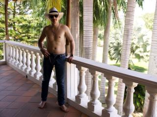 PeterMancini - Live cam hot avec ce Gay sud américain sur la plateforme XLove.com 