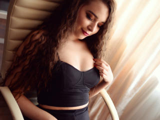 AmandaPascale - Chat exciting with this muscular physique Young and sexy lady 