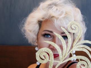 CharmingMiranda - chat online sex with this platinum hair Sexy mother 