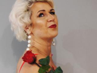CharmingMiranda - Live cam hot with this Mature with enormous cans 