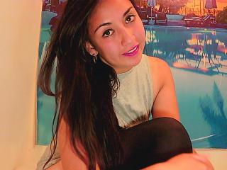 MireyaWett - Webcam sex with a Mature with regular tits 