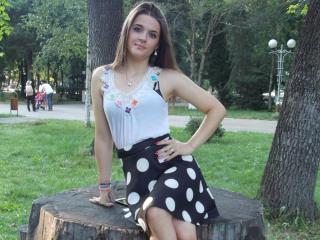 CoquineHotty - Chat cam hard with a regular chest size Hot babe 
