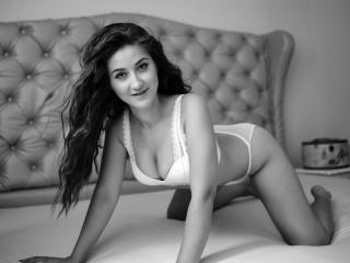KiraTresore - Web cam exciting with a White Hot babe 