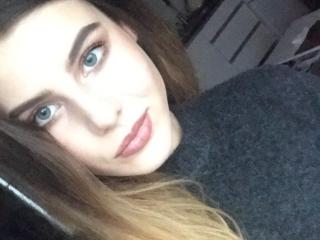 JuliaOfBomb - online show hard with this brown hair Sexy girl 