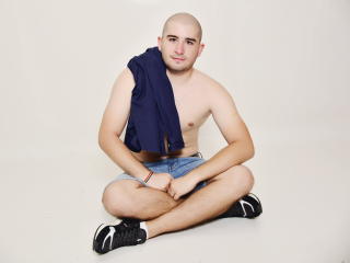 StudPowers - Chat live porn avec un Homme sur XLovegay 