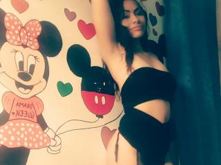 SalomeBeautiful - Webcam live xXx with this slender build College hotties 