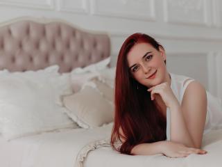 GabbySmol - Webcam live x with this well built 18+ teen woman 