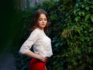 BellaHill - Live nude with a shaved private part 18+ teen woman 