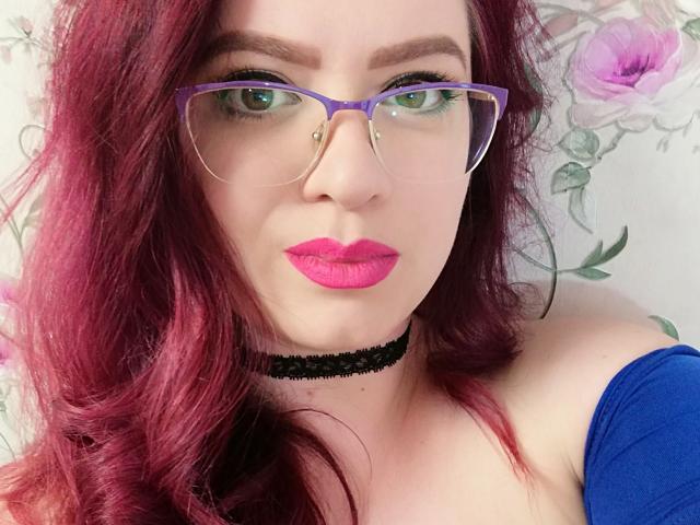 AnaisGrosSeinss - online chat sex with a shaved pussy Exciting 18+ teen woman 