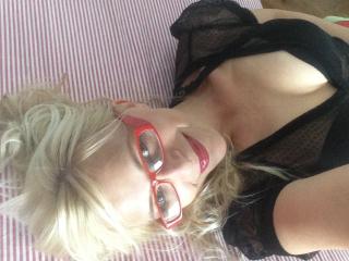SecretOfMonica - Chat hot with this shaved private part Lady over 35 