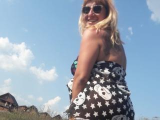 LaureeCandence - chat online xXx with a White Hot chicks 
