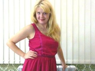 CathyForLove - Live cam nude with a European Attractive woman 