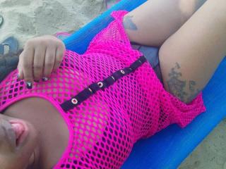KathHott - Chat hot with this black hair Hot chick 