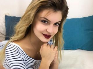 ElisSun - Chat cam hard with this average body Sexy babes 