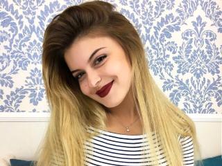 ElisSun - Chat cam hard with this russet hair Sexy girl 