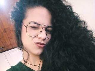 AvrilSkate - Live cam sexy with this brunet Young lady 