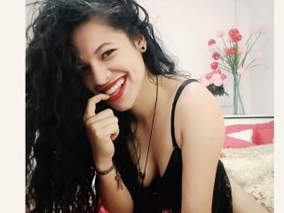 AvrilSkate - Live chat exciting with this shaved pubis College hotties 