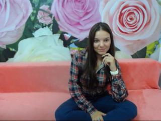LauraJoker - Chat live sexy with a auburn hair 18+ teen woman 