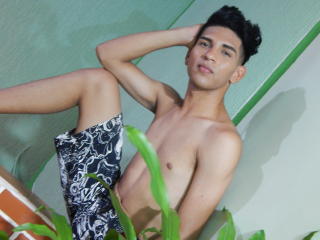 Elijahsweet - Webcam live intime avec un Couple Homme latin lover  