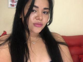 AlannaHot - Video chat sex with this brunet Hot babe 