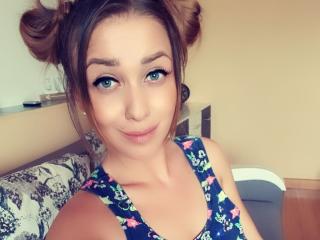 AmaSun - Webcam live sexy with a European Young and sexy lady 