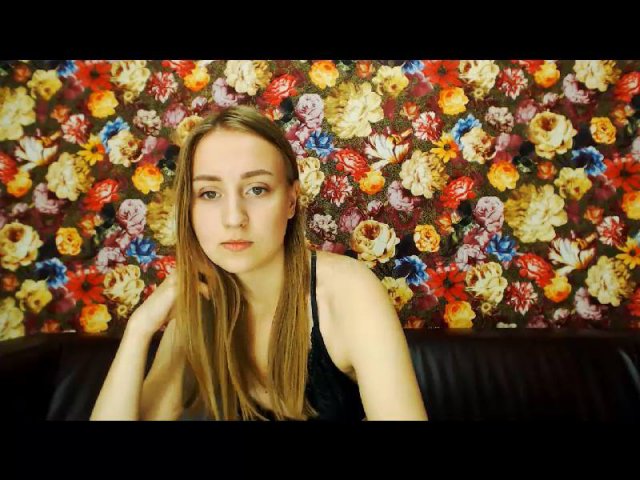 MercinaWhite - Live cam hot with this regular melon Hot babe 