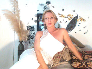 DesireXHot - Video chat xXx with this latin Lady over 35 