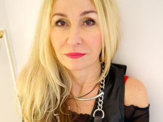StarCrystal - Web cam hot with this blond MILF 