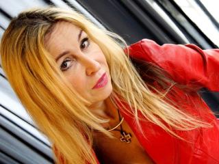 StarCrystal - Chat hard avec cette Cougar plutôt fine sur la plateforme Mature cam 