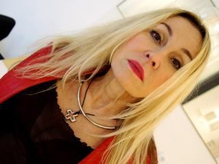 StarCrystal - Show hard with a shaved pussy Lady over 35 
