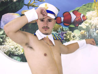 PeterMancini - Live cam sexy avec un Homme au sexe entièrement tondu  