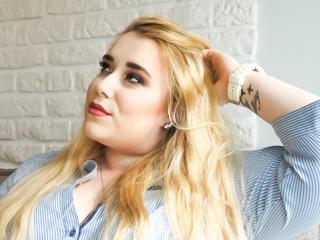 Live exciting of HaileyLush, a Hooters platinum hair trimmed pussy ...