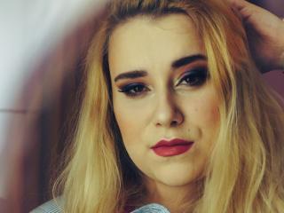 HaileyLush - Chat xXx with this golden hair Young lady 