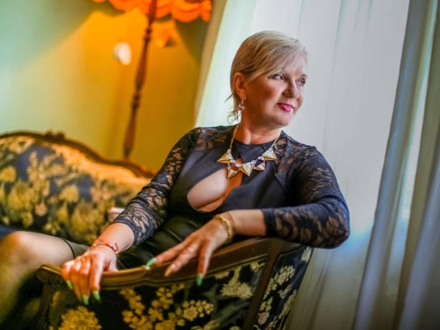 ExperiencedAlana - Sexe cam en vivo - 5761486