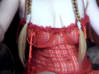 Kaprizzka - Webcam live sexy with a shaved pubis Attractive woman 