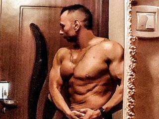 BigRon - Live chat hot with this arabian Horny gay lads 